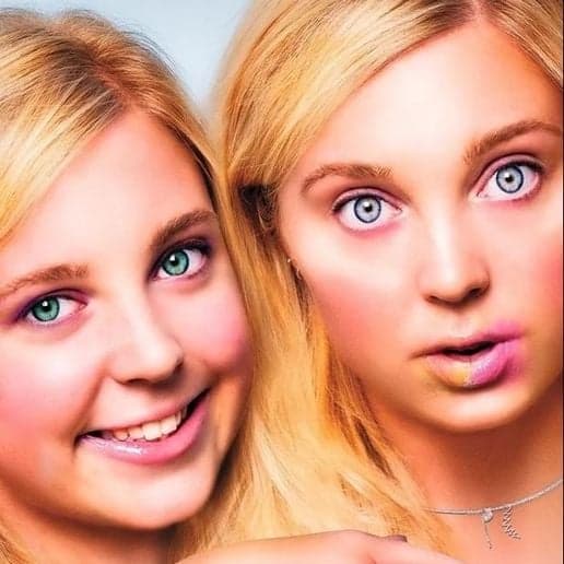 Lipgloss Twins (2015) — Lipgloss Twins